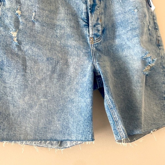 New Old Navy Extra High-Waisted Button-Fly Sky-Hi
Straight Cut-Off Jean Short 10 - Picture 6 of 11